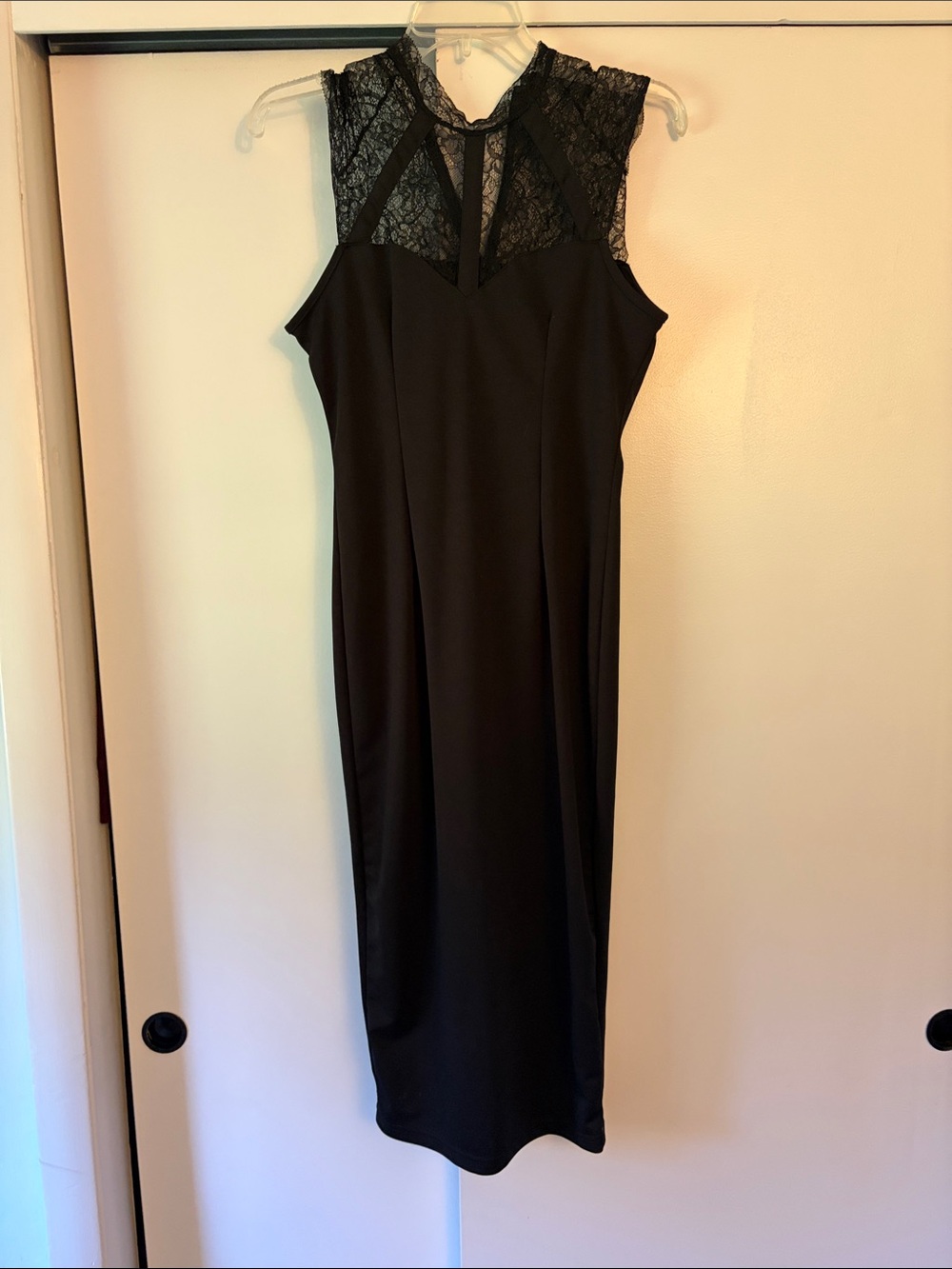 Sleeveless Black Midi Dress with Lace Yoke